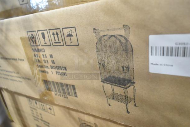 New G3052-H18133 bird cage, boxed with shipping labels. Slight scratches and dents. Made in China.