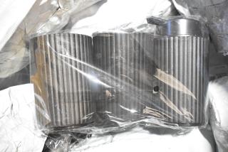 18-piece BH2003PBA black striped bathroom set, brand new, minor scratches, in sealed packaging.