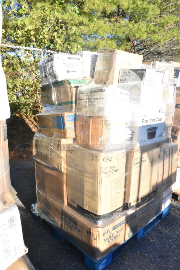 Pallet of 32 brand new scratch and dent items including towels, gloves, containers, hot and cold cups, and bags.