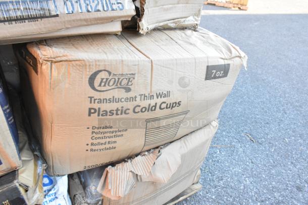 Damaged box of Choice Translucent Thin Wall Plastic Cold Cups, 7 oz, 2500 count, features durable polypropylene.