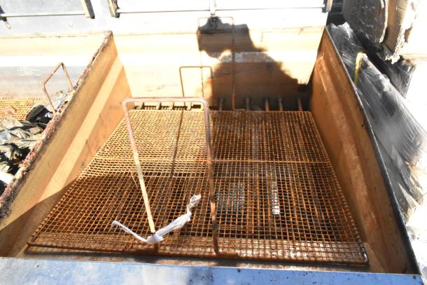 Giles EOF-24 stainless steel 3 bay deep fat fryer, electric, with dumping station on casters. Used condition, 480V, 3 phase.