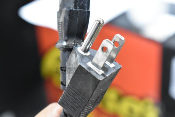 Power plug of Vacmaster VP215 Stainless Steel Commercial Countertop Chamber Vacuum Sealer, 120 Volts, 1 Phase.