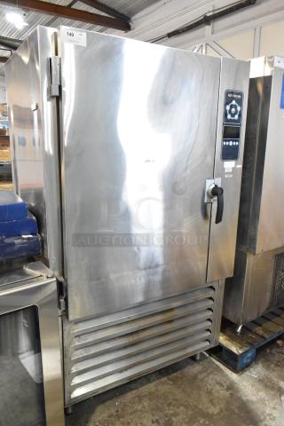 2023 Alto Shaam QC2-40 stainless steel commercial blast chiller with 2 probes, model QC2-40, 115/208-230 volts, 1 phase.