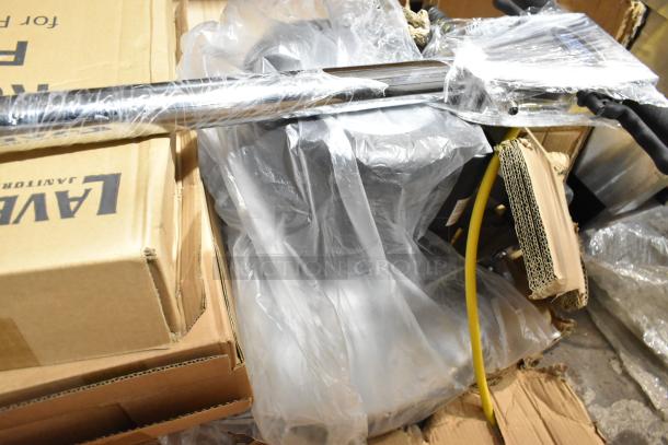 BRAND NEW Lavex 978LAVP20A 20" floor cleaning machine, 175 RPM, 115V, single speed. Plastic-wrapped, scratch and dent condition.