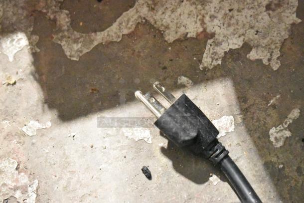 Black power cord plug for Curtis TLP Low Profile 18" Automatic Airpot Brewer, 120 volts, 1 phase.