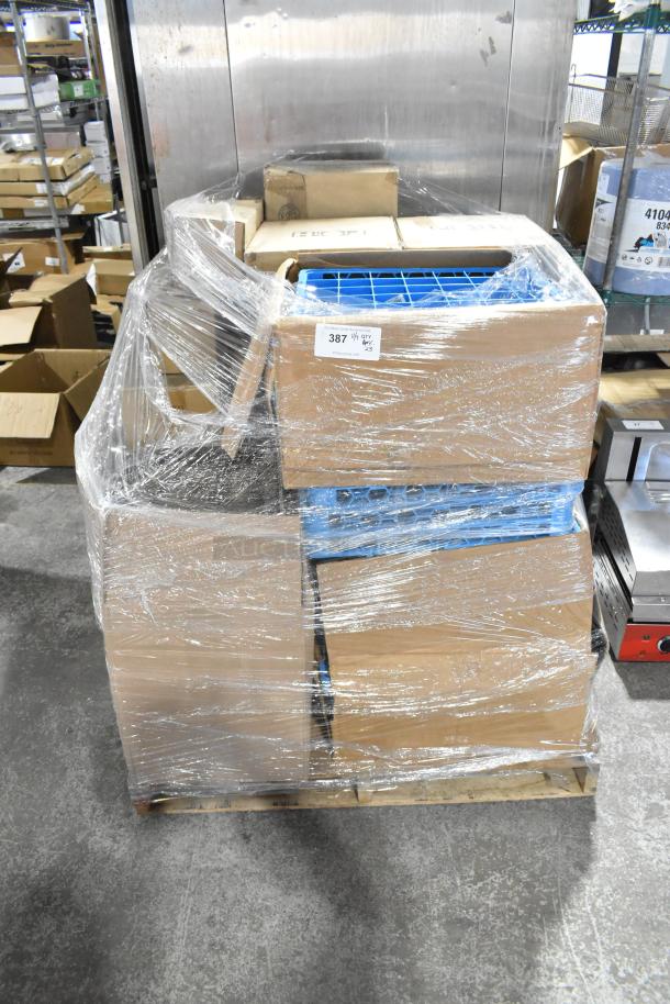 Pallet of 23 new scratch and dent boxes, including Carlisle dish caddies, FOH 336686 pourers, and Carlisle 1000B03 bowls.