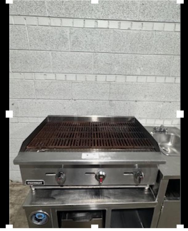 Patriot FMECTC-36/NG radiant gas charbroiler, 30,000 BTU, countertop model, tested and working, clean condition.