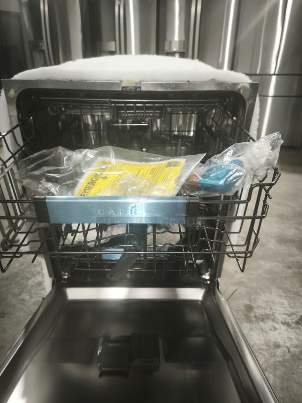 BRAND NEW SCRATCH AND DENT: GE® GDT670SMV1ES dishwasher, top-control, stainless steel, Dry Boost™, Sanitize Cycle, visible minor dents.