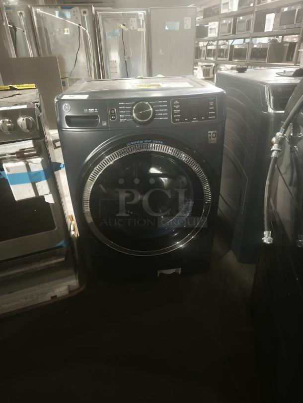 GE 4.8 cu ft Smart Front-Load Washer, model GFW550SPRRS, like new, features UltraFresh Vent System with OdorBlock.