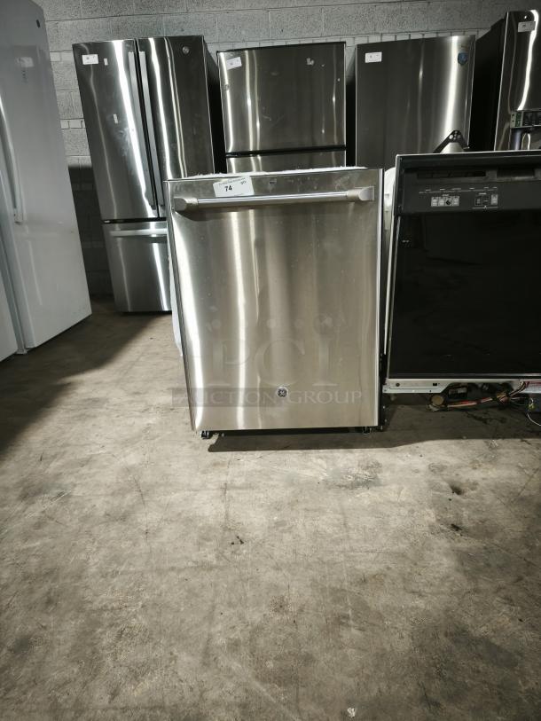 GE Café™ Series built-in dishwasher, model CDT765SF7SS, with stainless steel exterior. New condition; visible labels.