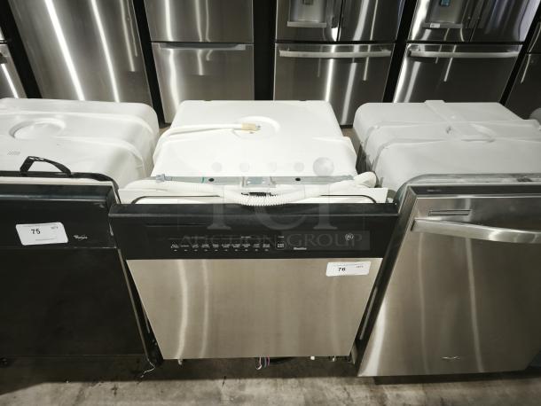 GE built-in full-console dishwasher, model gsd3960L00ss, stainless steel finish, visible controls, auction tag 76, good condition.