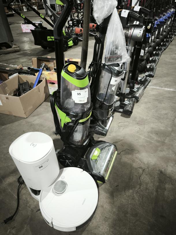 BISSELL ProHeat 2X Revolution Pet Carpet Cleaner, model 1548, green unit. Good condition, with tags attached.