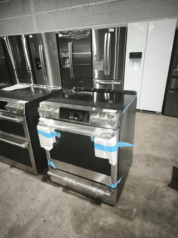New GE Café 30″ Smart Slide-In Range, model CES700P2MS1. Features radiant and convection cooking. Front-control, packaged in protective materials.