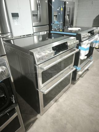 BRAND NEW SCRATCH AND DENT!!!!! Café 30″ Smart Slide‑In, Front‑Control, Induction and Convection Double‑Oven Range - Item #1217256