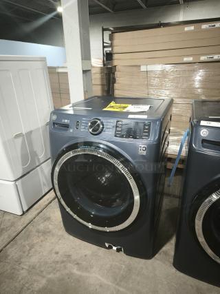 GE 4.8 cu ft Smart Front-Load Washer, Model GFW550SPRRS, like new. Features UltraFresh Vent System with OdorBlock™.