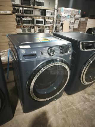 GE 4.8 cu ft Smart Front-Load Washer, Model GFW550SPRRS, Like New, UltraFresh Vent System, OdorBlock™, premium features.