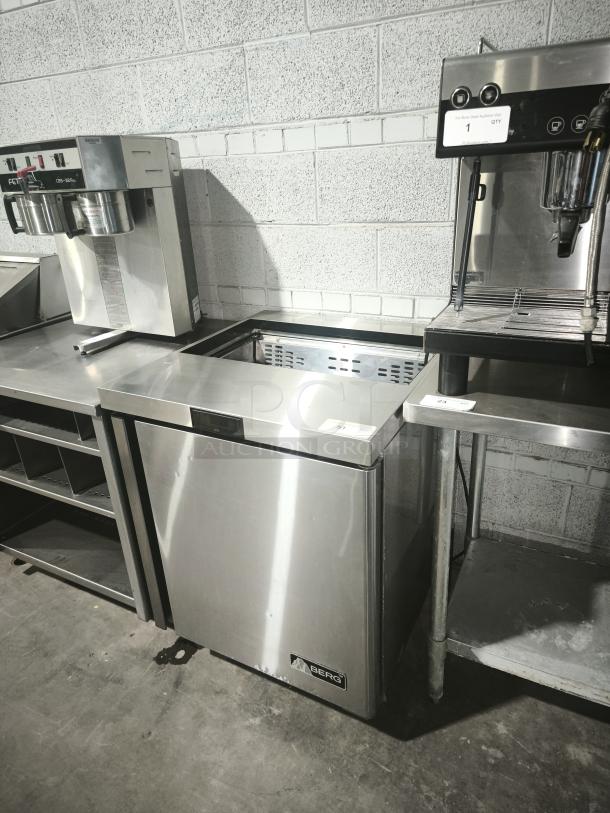 BERG BERS27 8 Pan 1-Door Sandwich Prep Table, stainless steel, excellent condition, enhances kitchen efficiency.