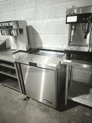 BERG BERS27 8 Pan 1-Door Sandwich Prep Table, stainless steel, excellent condition, enhances kitchen efficiency.