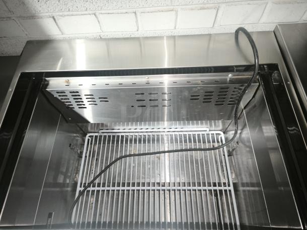 BERG BERS27 Sandwich Prep Table, stainless steel, features 8-pan setup, 1-door, durable, ideal for streamlined kitchen workflow.