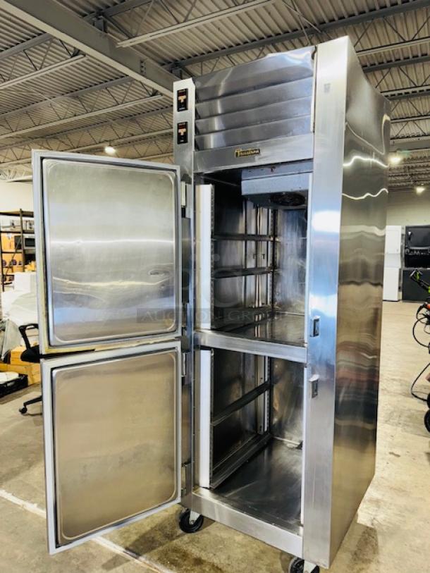 Traulsen RDT132WUT-HHS stainless steel refrigerator/freezer, 21.6 cu. ft., single section, like new condition, 115 volts.