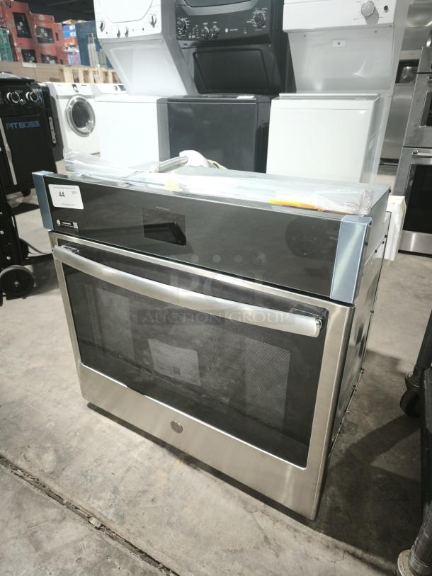Brand new GE 30" smart wall oven, model JTS5000SV2SS. Scratch and dent. Features self-cleaning and no-preheat air fry.
