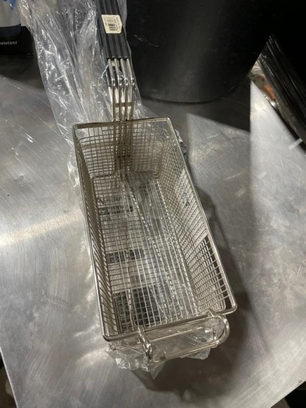 Adcraft Commercial Mesh Fry Basket, Model FBR11571, with black grip handle, new condition, durable wired design.