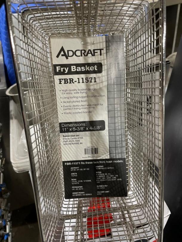 NEW Adcraft FBR-11571 wired mesh fry basket. Features black grip handle, nickel plated finish, dimensions 11"x5.38"x4.13".