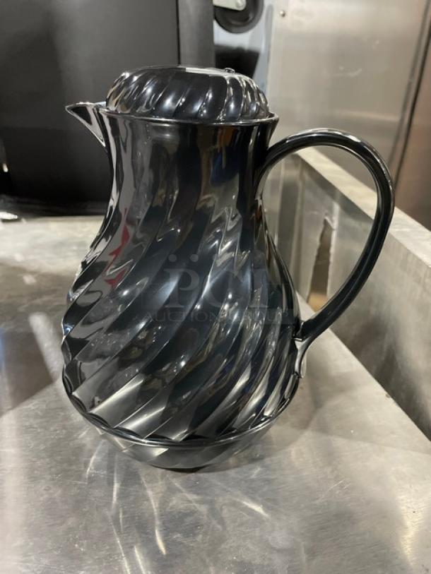 NEW! Adcraft SP-40BK black 40 oz. insulated beverage server, swirl design, pristine condition.