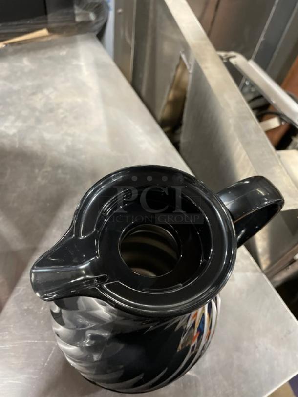 Adcraft Commercial Black 40 Oz. Insulated Beverage Server, Model SP-40BK. New condition, sleek black design, top view.