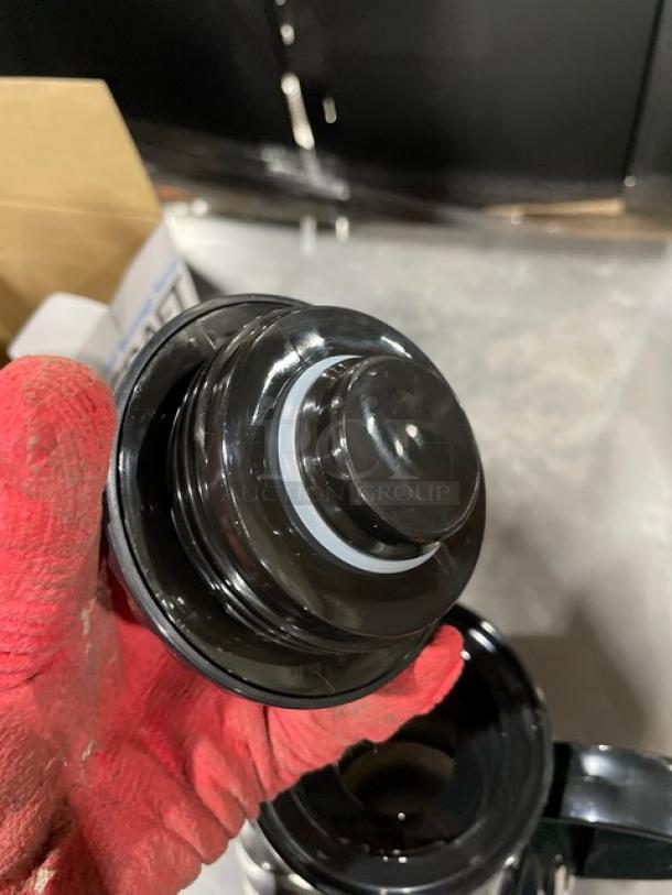 NEW Adcraft SP-40BK 40 Oz. Insulated Beverage Server, black, commercial-grade, top view with secure lid.