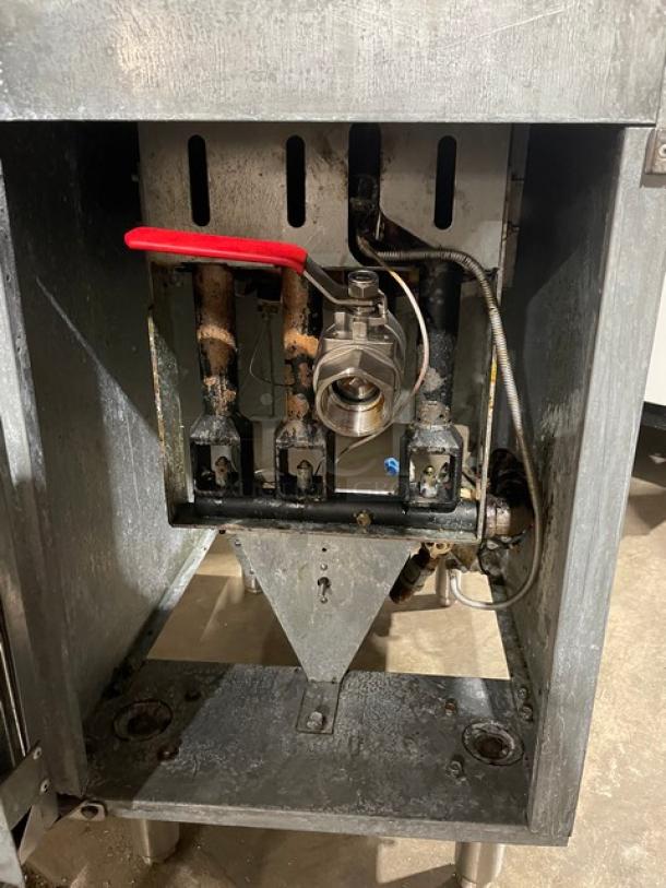 Vulcan 1VEG35M-1 stainless steel deep fat fryer, natural gas, Energy Star certified, with backsplash and basket hanger.