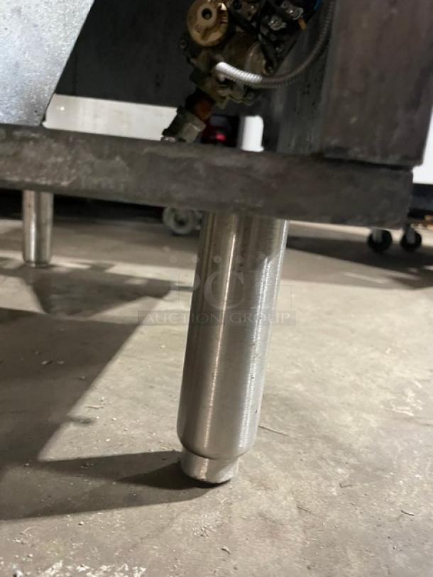 Vulcan stainless steel deep fat fryer leg, Model 1VEG35M1; shows durable construction and Energy Star certification.