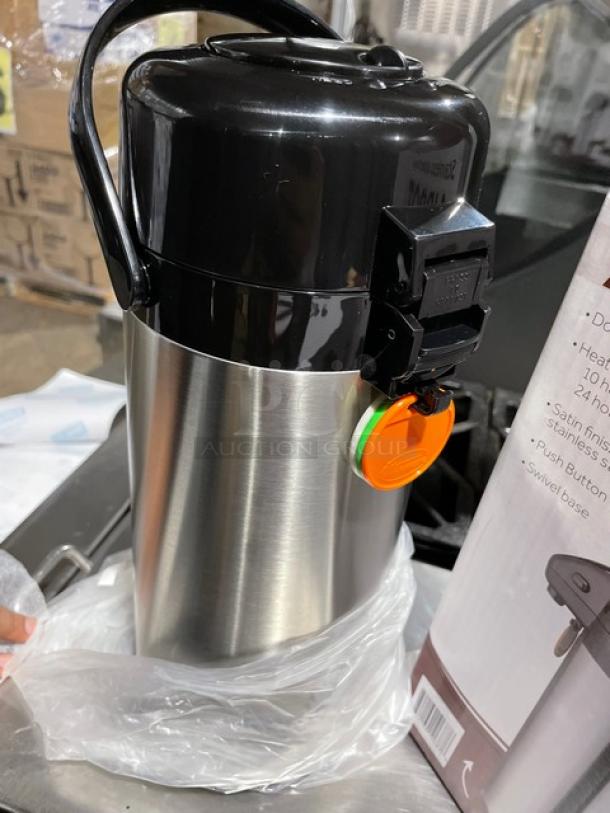 Winco Winware Series 2.5L stainless steel air pot, model APSP925, double-wall insulated, new condition.