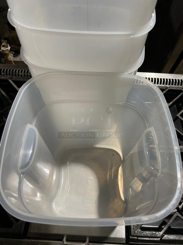Cambro CamSquares FreshPro 18 Qt. Food Storage Container, Model 18SFSPROPP190, translucent, new condition, commercial use.