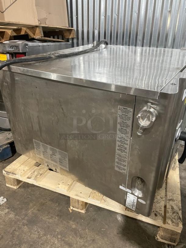 Alto-Shaam Combi Smoker Oven, Model 714ESISK, stainless steel, electric, 208-240V 3-phase, on pallet.