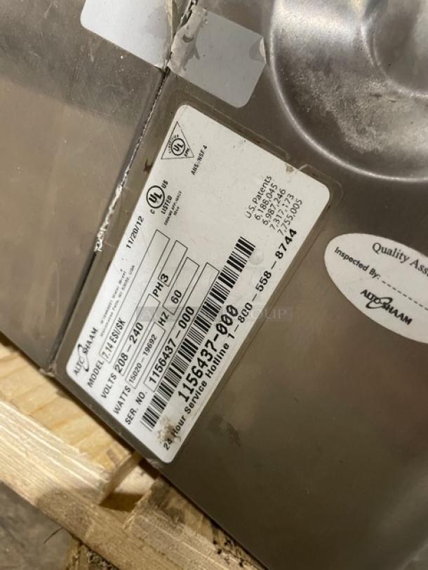 Alto-Shaam 714ESISK combi smoker oven, stainless steel, Model: 7.14ESI/SK, SN: 1156437-000, 208-240V 3 Phase, inspected label visible.