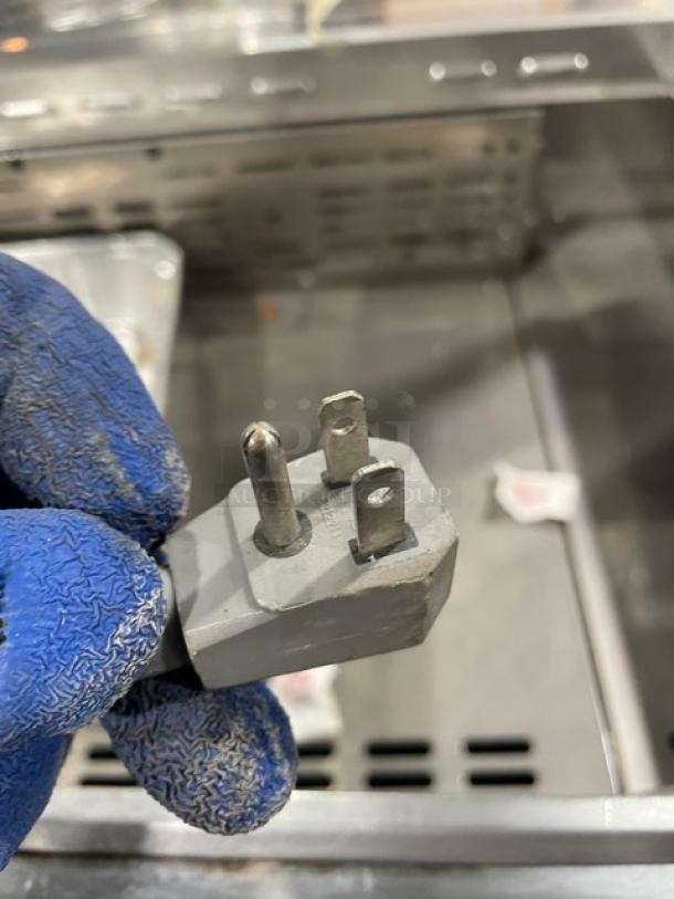 Turbo Air MST-48-18 prep table power plug, 115V. Features include stainless steel build and caster wheels.