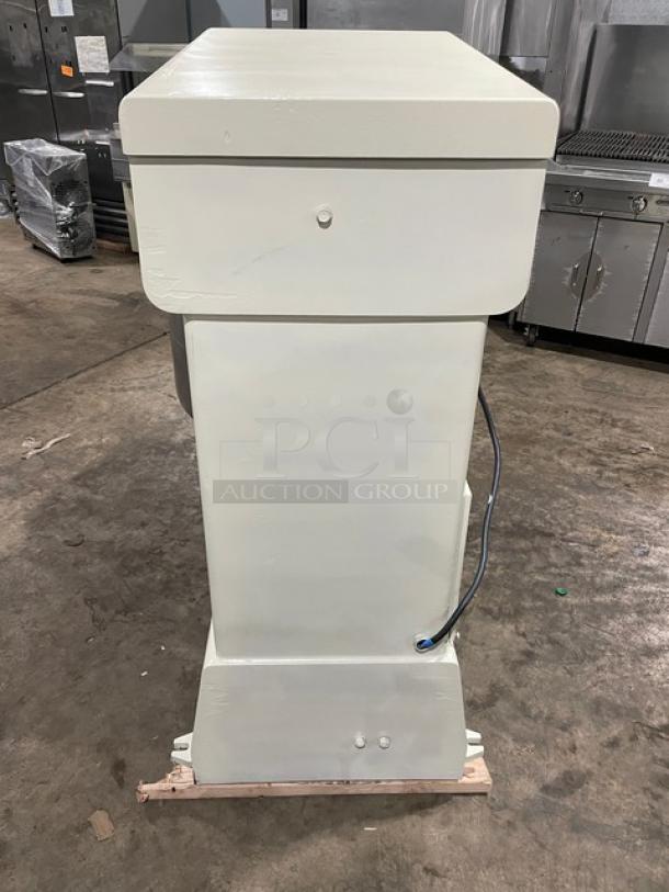 VMI SPI220M heavy-duty spiral mixer with removable bowl and dough hook, featuring a bowl guard. 220V 3-phase model.