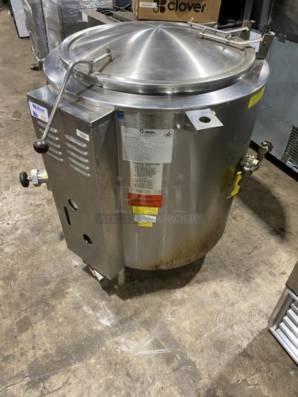 Groen AH/1-40 stainless steel steam jacketed kettle, 40 lb capacity, natural gas powered, 115V, with visible labels, on legs.