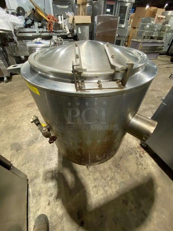 Groen AH/1-40 stainless steel steam jacketed kettle, natural gas, 40 lb capacity, stationary, on legs, model AH140.