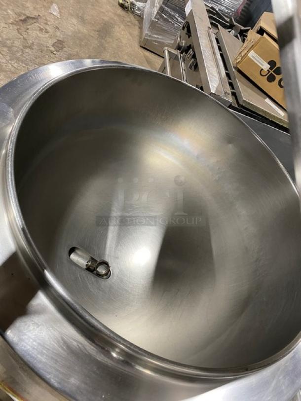 Groen AH/1-40 stainless steel steam jacketed kettle, natural gas, 115V, 1 phase, on legs, model SN: 49571, excellent condition.