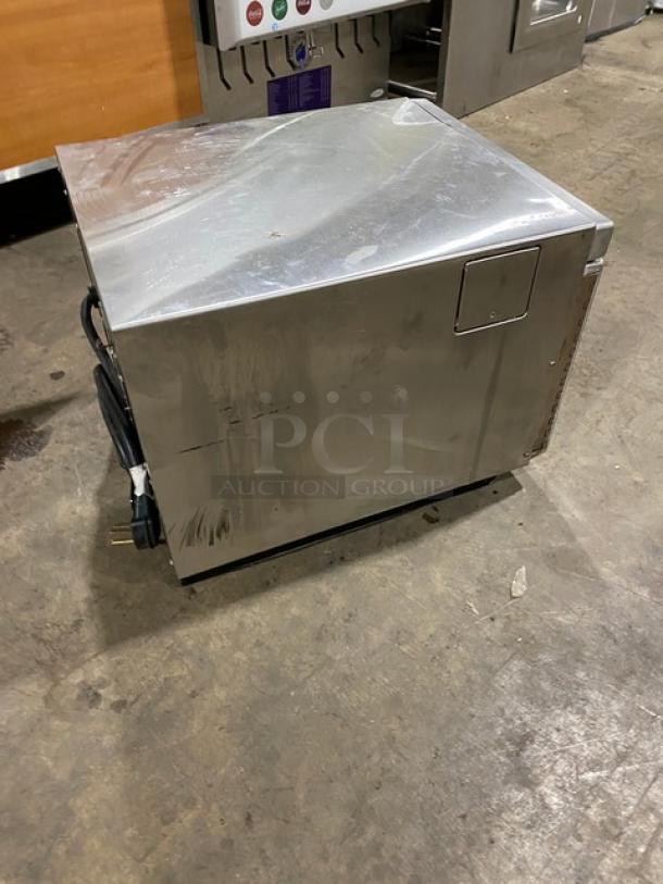 Amana 2014 stainless steel commercial microwave, model RC30S2. Electric, programmable touchpad, heavy-duty.