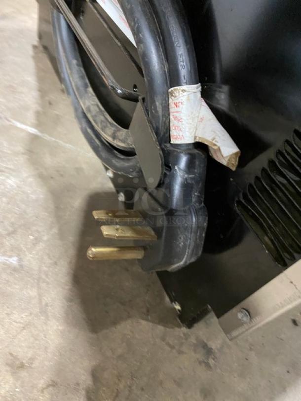 Amana RC30S2 commercial stainless steel microwave oven plug and cable in good condition, suitable for 208/230V.