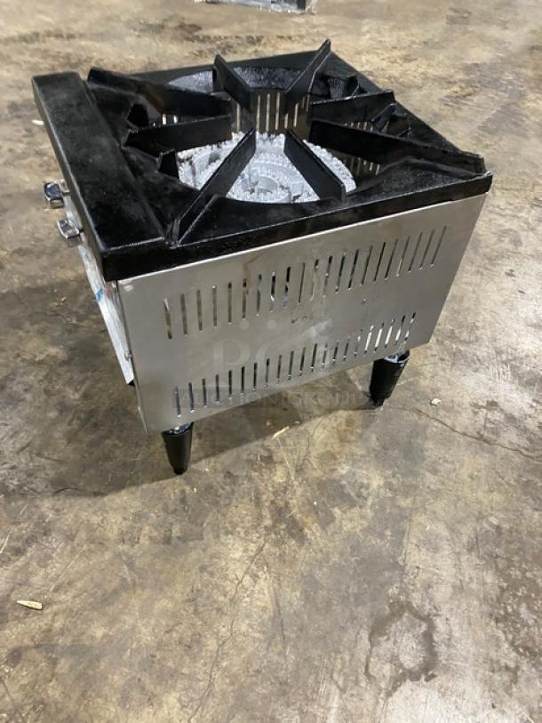 L&J stainless steel natural gas single burner stock pot range, model OWST0182, on legs, excellent condition.