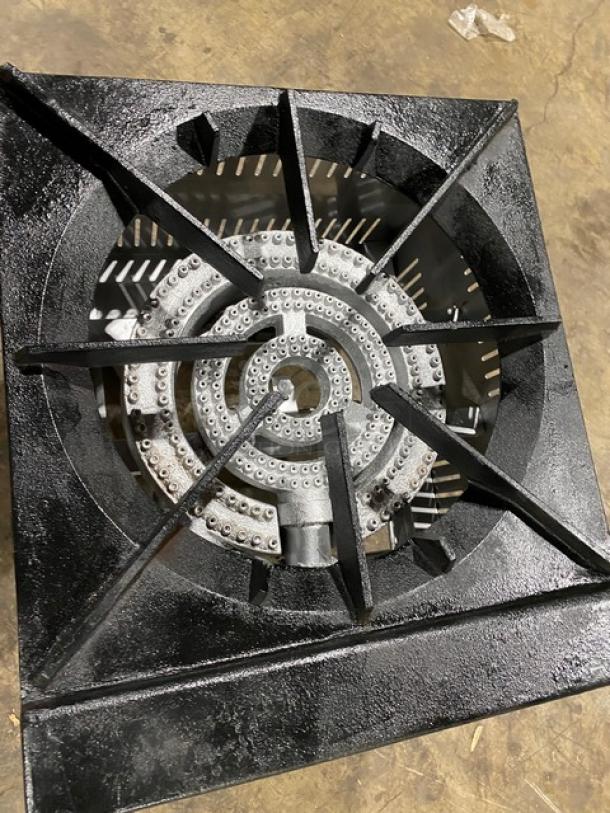 L&J stainless steel single burner stock pot range, model OWST0182, natural gas, on legs, appears in good condition.