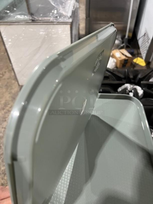 Cambro Commercial pearl gray 14" x 18" rectangular fast food/serving tray, model 1418FF, lightly used, visible logo.