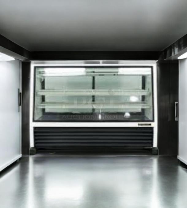 Superb condition True TSID-72-2 refrigerated display case with two sliding glass doors, 72", 115V, fully tested and working.