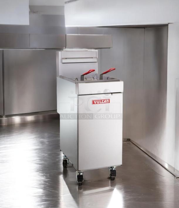 Vulcan LG400 gas fryer, freestanding, 45-50 lb capacity, great condition, natural gas, fully tested, high-performance.