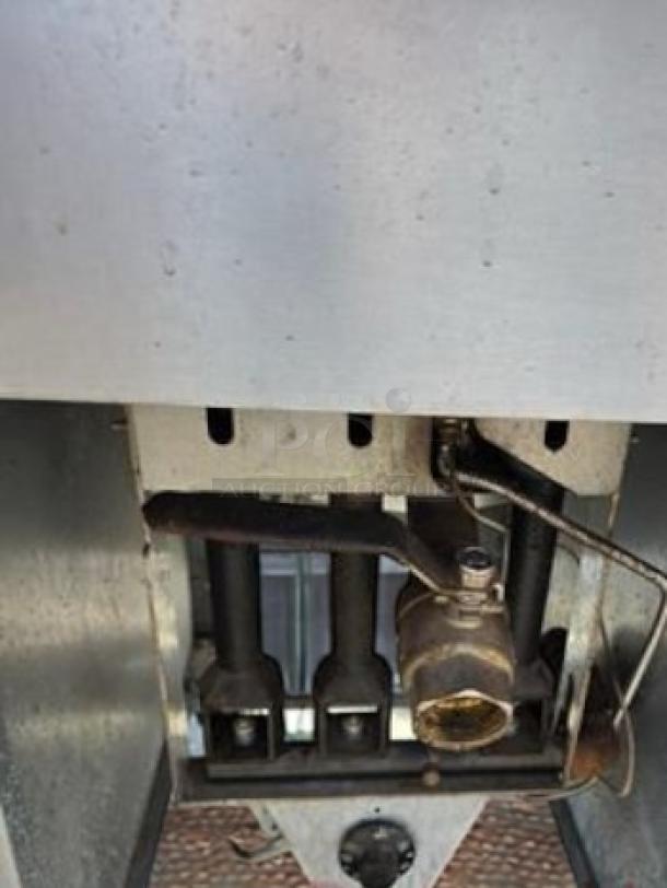 Vulcan LG400 freestanding gas fryer, 45–50 lb capacity, natural gas, shown in great condition.