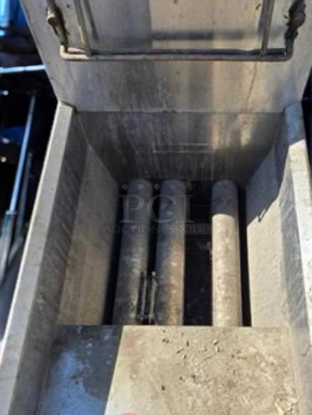 Frymaster MJ45 gas fryer, 50 lb oil capacity, natural gas, outstanding condition, fully tested and working.